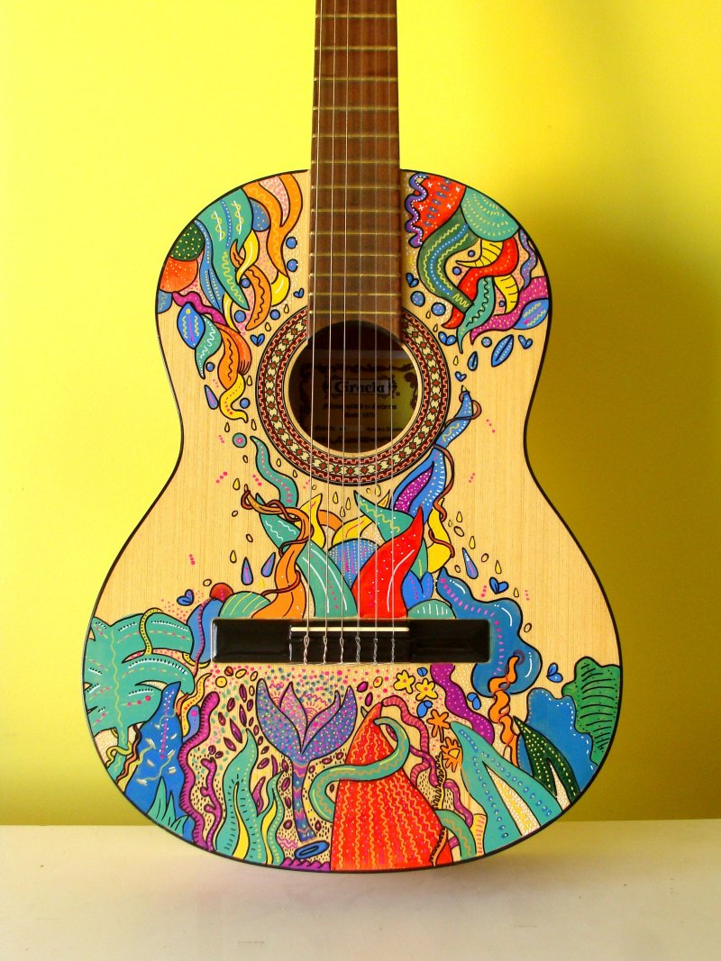 Разрисованная гитара