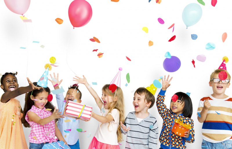 Счастливые дети праздник