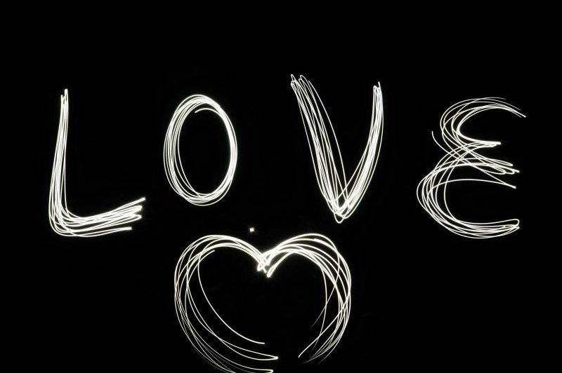 Люблю тебя на черном фоне
