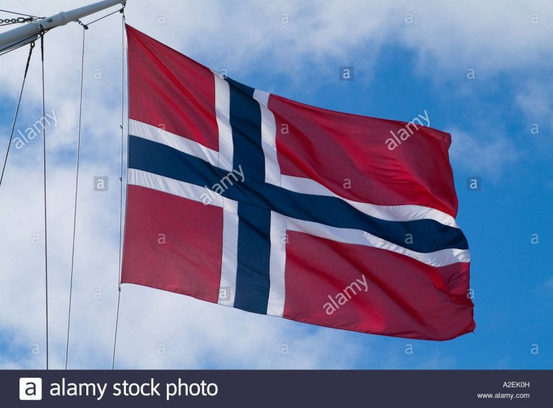 Красный крест на синем фоне