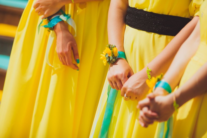 Бирюзовый розовый желтый