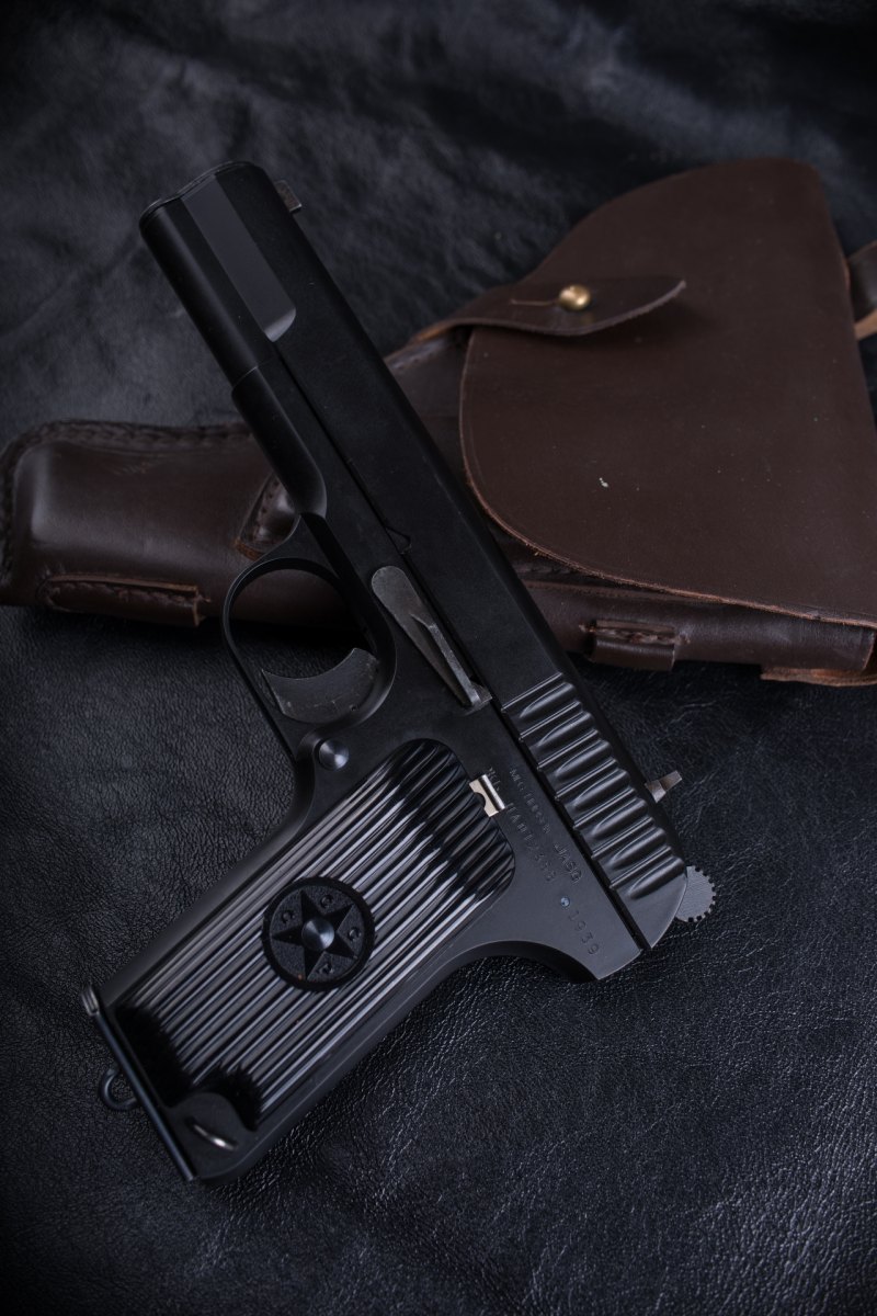 Военный натюрморт с оружием