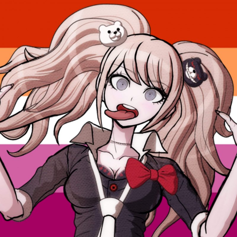 Джунко Эношима с молотом