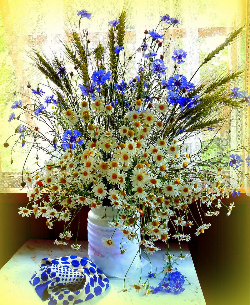 Композиция из полевых цветов