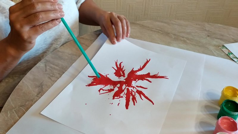 Техника кляксография с трубочкой