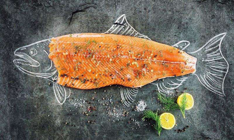 Семга на доске