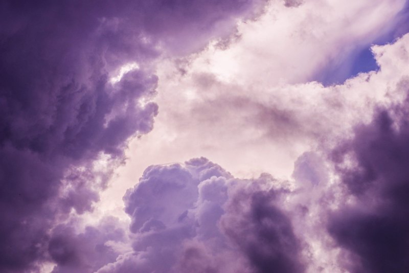 Сиреневые облака