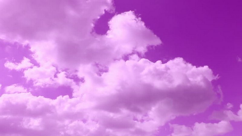 Светло фиолетовые облака