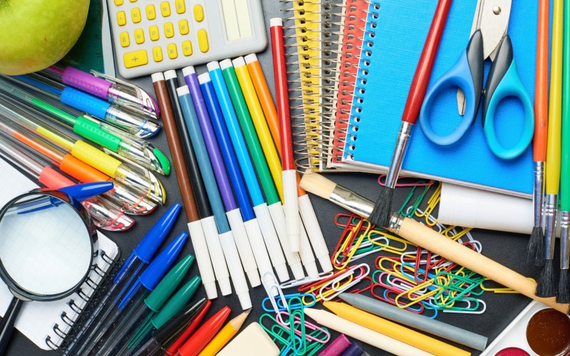 Школьные принадлежности