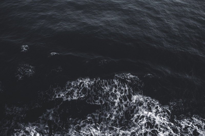 Темное море Эстетика