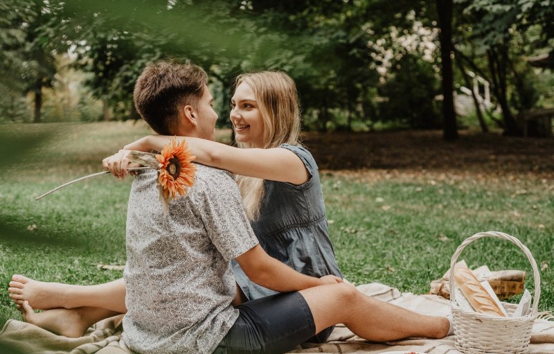 Парень и девушка любовь