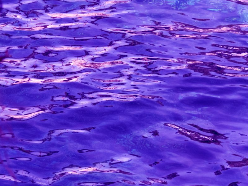 Фиолетовая вода