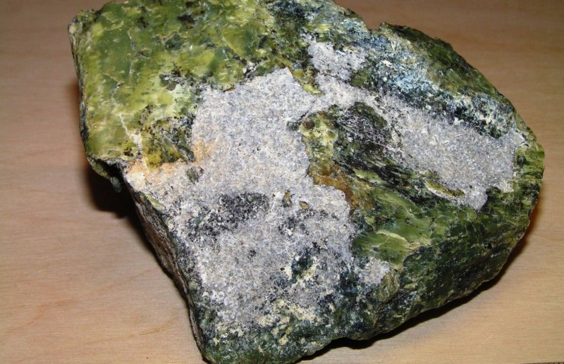 Серпентин Хакасия