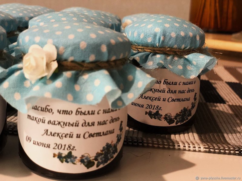 Бонбоньерка треугольная