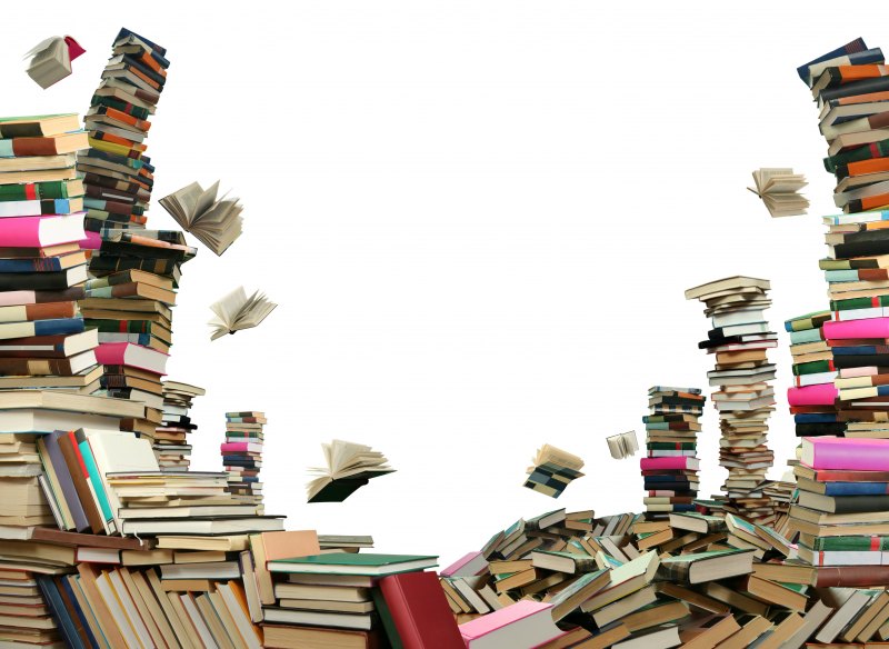 Множество книг на белом фоне