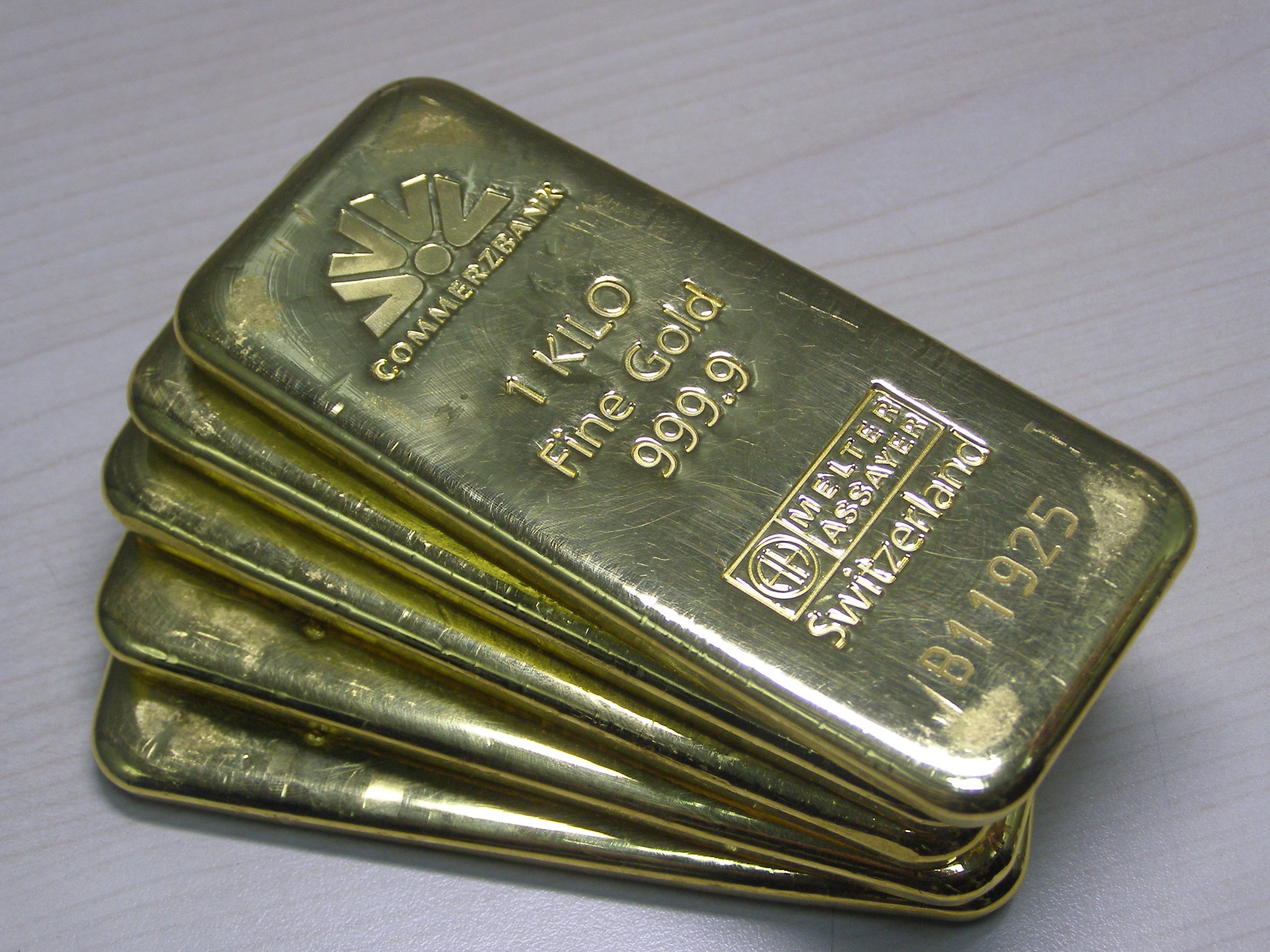 Банк москвы слиток. Слиток золото "585". Слиток золотой. Германские слитки золота. Зеленое золото слиток.