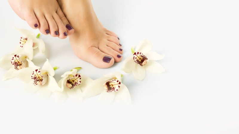 Маникюр и педикюр