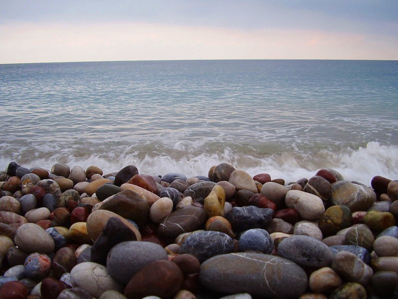 Каменистое дно моря