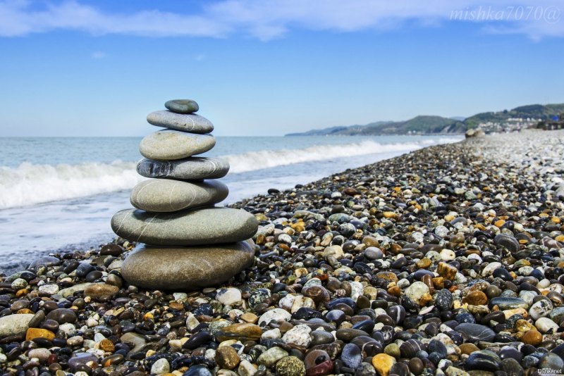 Море галька пляж фото высокого качества