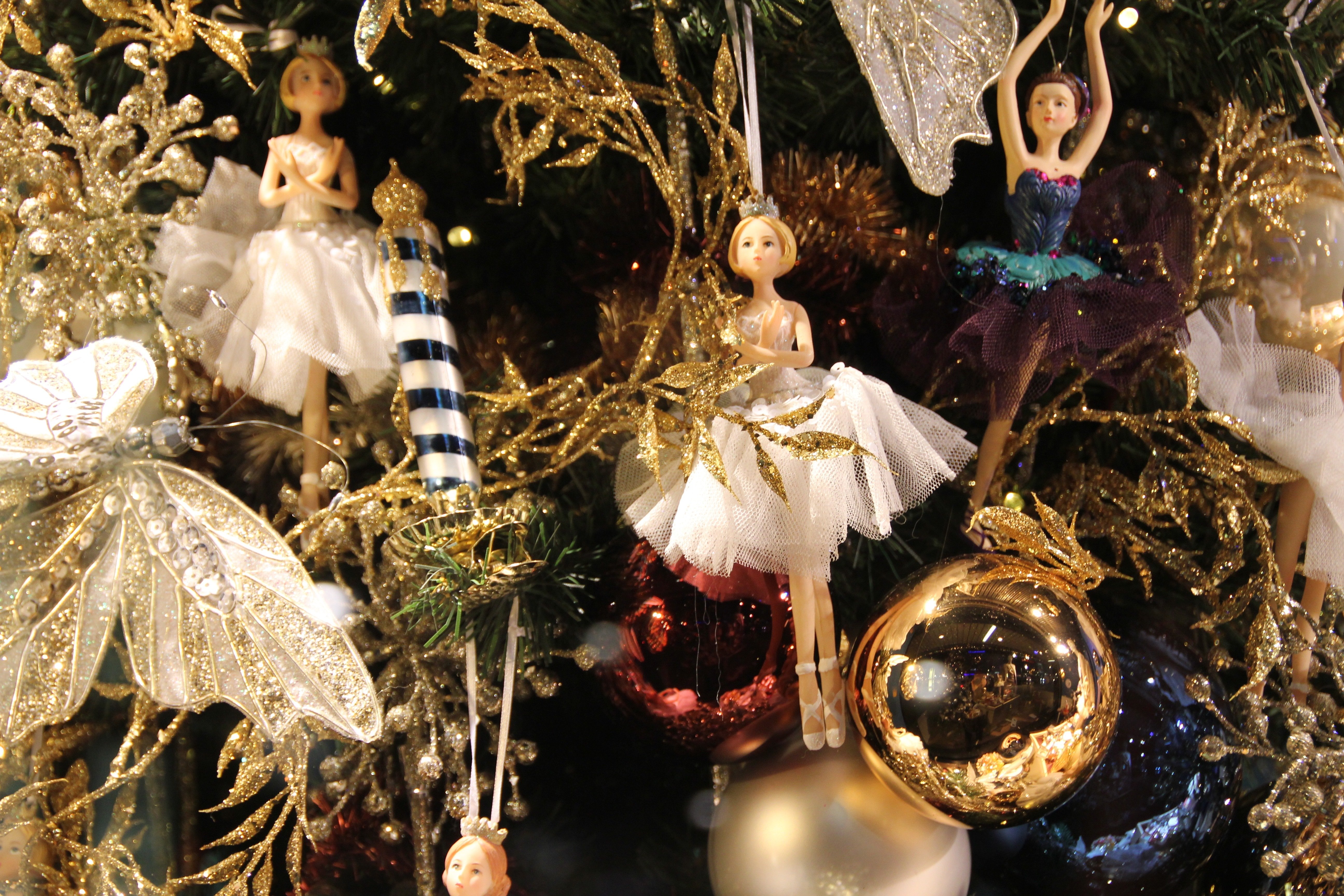 Итальянская новогодняя фея. Ангел на елку. Новогодние феи на елку. Рождественские игрушки красивые. Новогодние елки и игрушки.