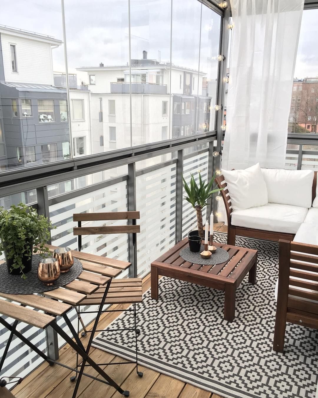 Как оформить открытый балкон: создание красивого места для отдыха