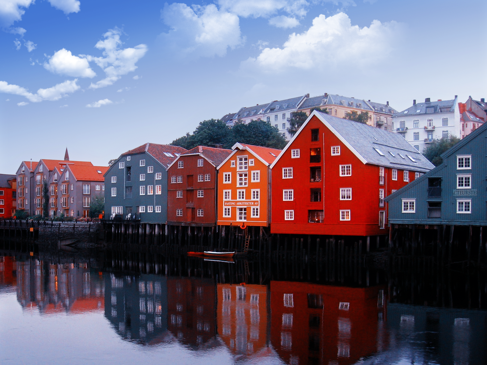 Цветные дома в норвегии - фото и картинки abrakadabra.fun