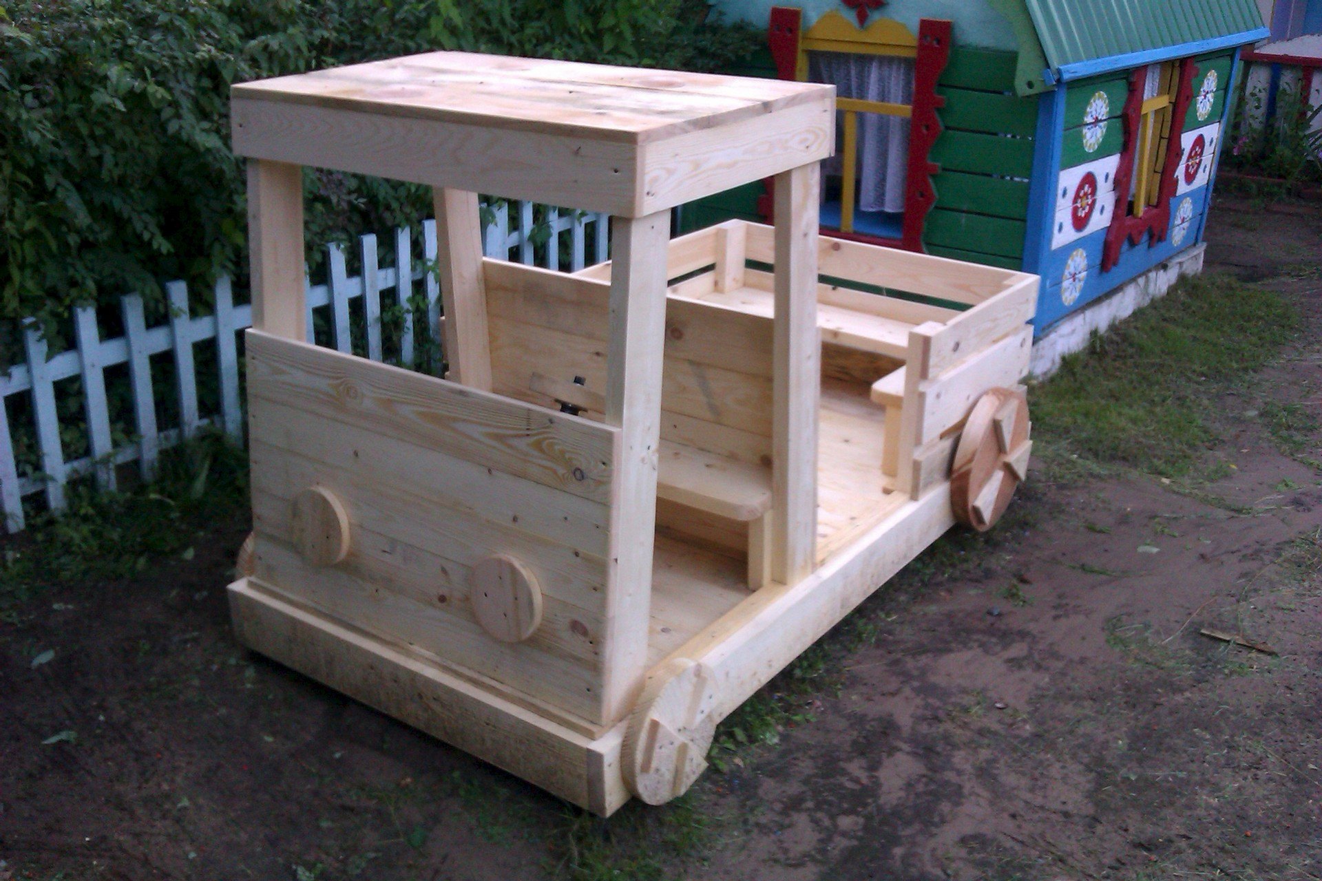 Деревянная машинка для детской площадки купить в Москве- Igratex