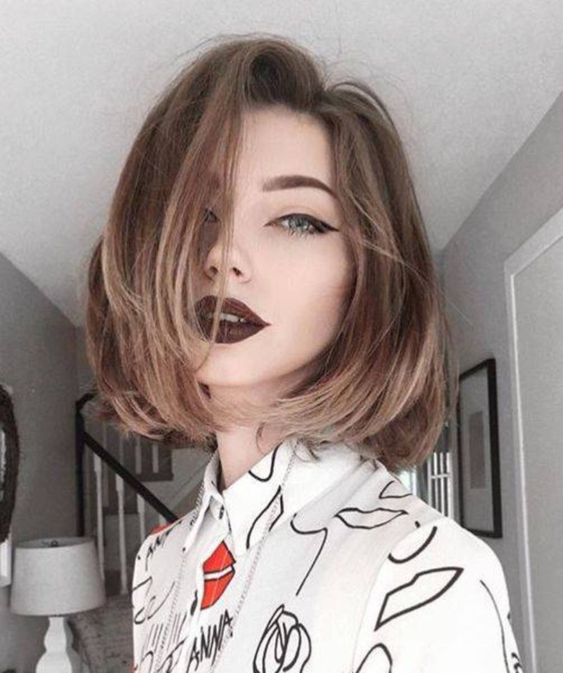 Девушка с короткой стрижкой без лица