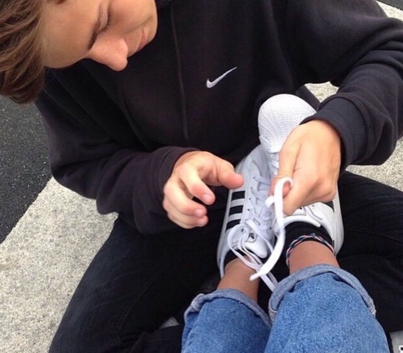 Тень девушки