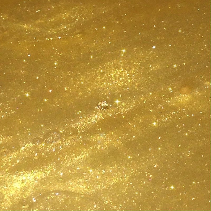 Желто золотой цвет