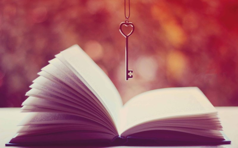 Книги Эстетика горизонтальные
