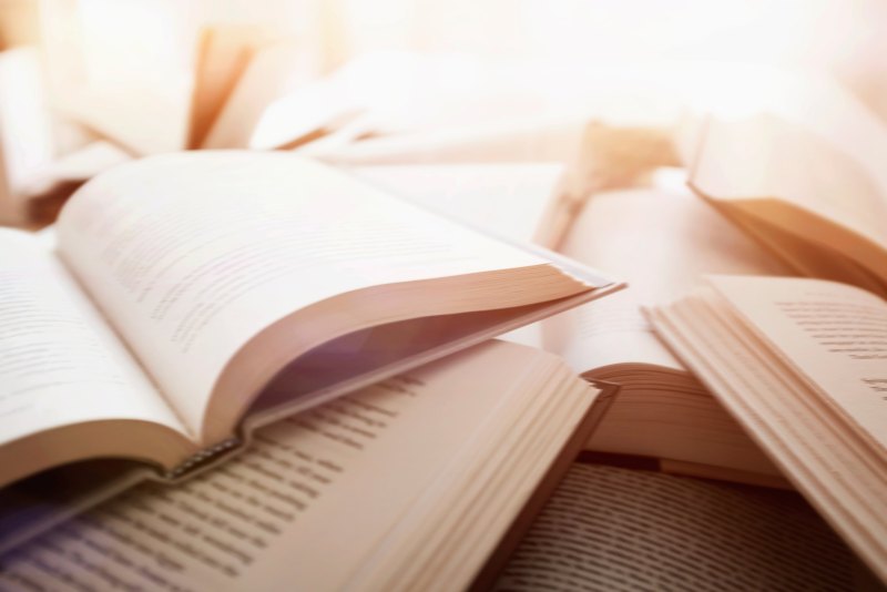 Стол «книга»