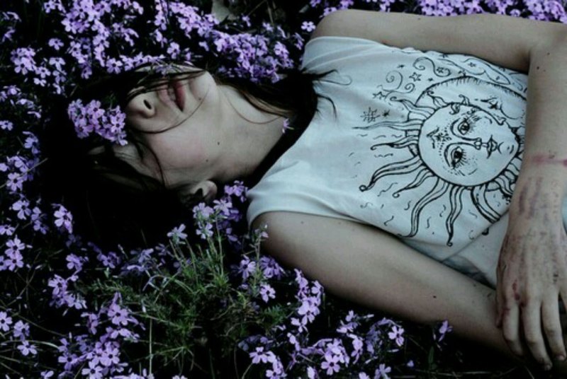 Эстетика тела девушки в одежде