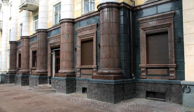 Стена из планкена в интерьере лофт
