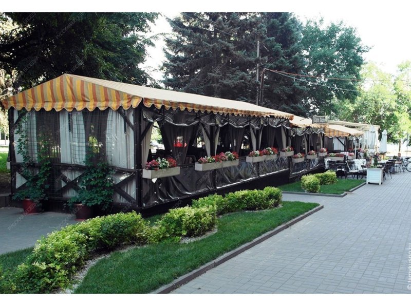 Кафе на Филевском парке беседка в парке