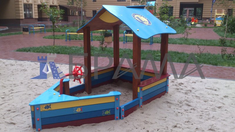 Кораблик песочница на детскую площадку с крышей