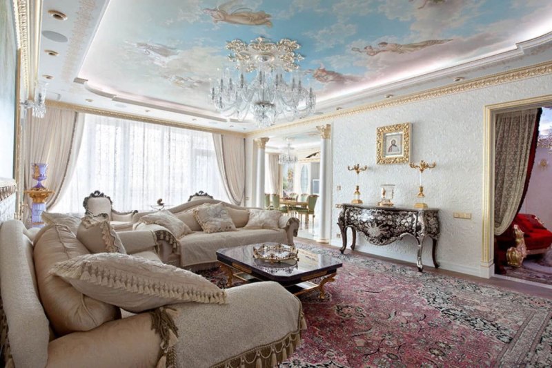 Классические потолки в Холл