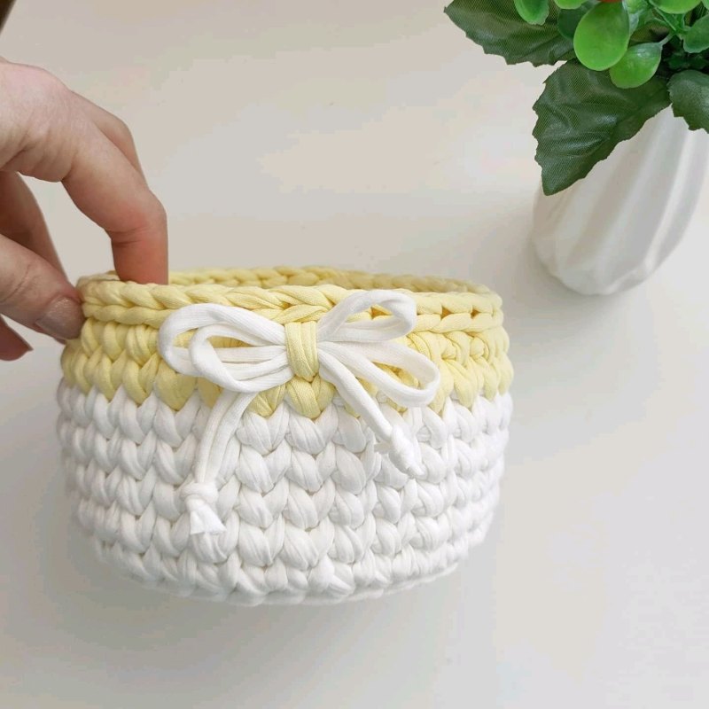 Вязаные корзинки из шнура