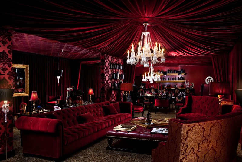 Кафе вампир Vampire Cafe Токио Япония