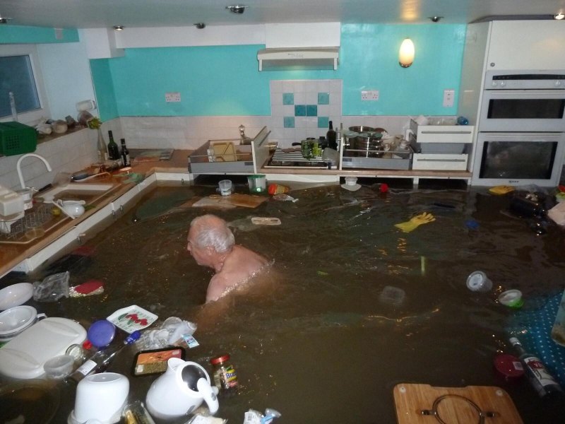 Вода в квартире картинки